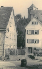Blick aus der Liebesdorfer Straße die Kirchen-Stäffele hinauf Richtung Kirche und Rathaus