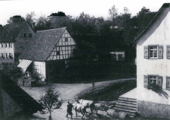 Das frühere Anwesen Schumann (links) und Haus Gronbach Senior (rechts)