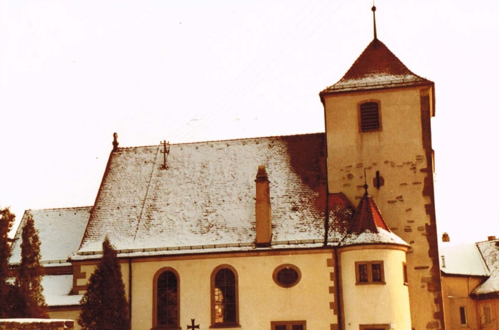 Kirche von der Nordseite (1980er Jahre nach Abbruch Hofstelle Klenk vor Neubau Maschinenhalle Düring