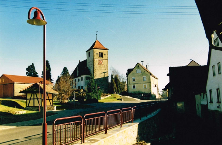 Blick auf die Kirche von Nord-West(um 1990)