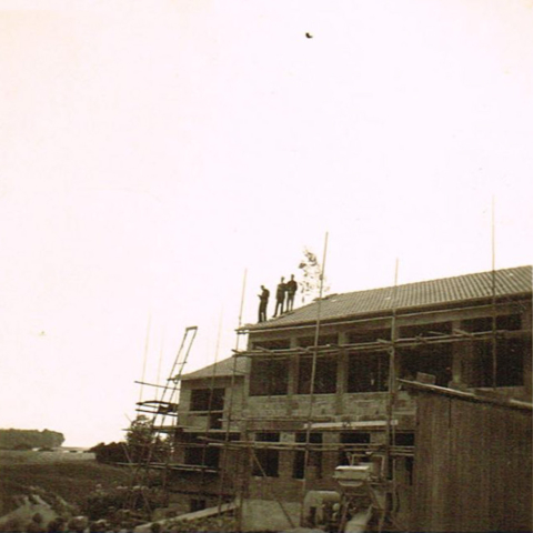 Bauarbeiten am Schulhaus. (1962/63?)