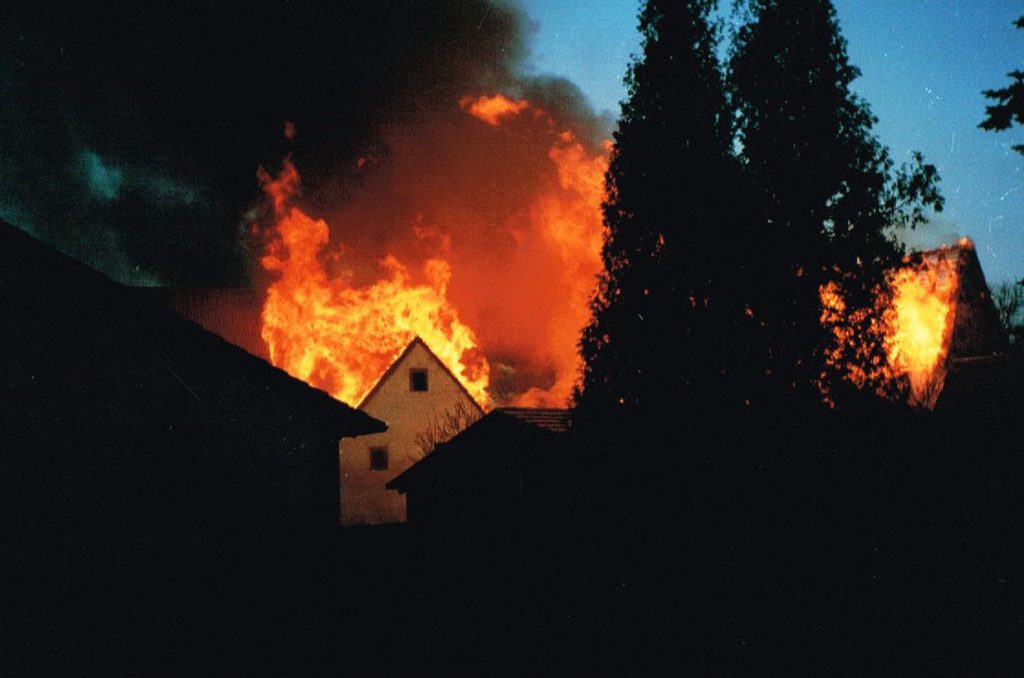 Brand Scheune Althofstelle Klenk und Stall Düring 25.11.1993
